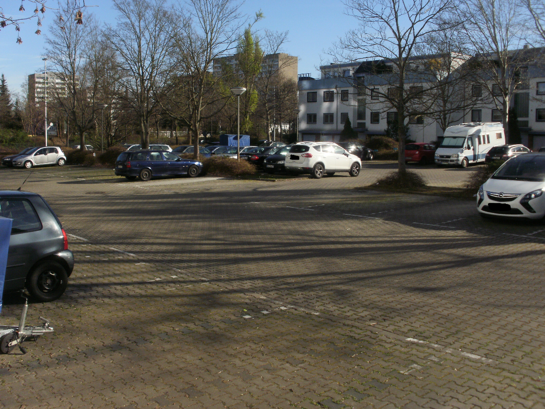 Außenstellplätze in Darmstadt- Kranichstein zu vermieten !, Pfannmüllerweg 40-46, 64289 Darmstadt