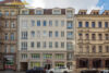 Kleine 1-Zimmer-Wohnung. Der Start auf eigenen Füßen zu stehen. - Maxstraße 1 - Vorderansicht (Logo)