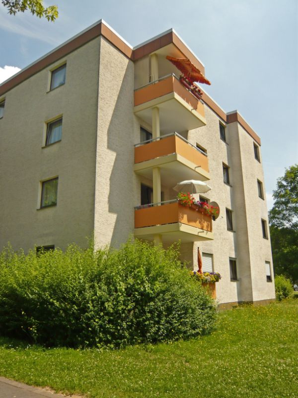 Gut geschnittene 2-Zimmer-Wohnung mit Balkon, Von-Brentano-Straße 6, 63457 Hanau