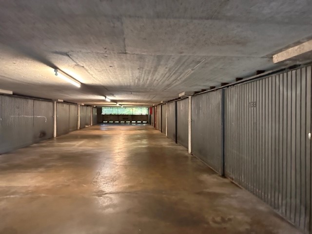 Freie Stellplätze im Garagenhaus am Frankfurter Berg zu vermieten!, Julius-Brecht-Straße 12, 60433 Frankfurt am Main