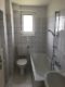 Geräumige Maisonette-Wohnung in Bad Vilbel Heilsberg sucht Mieter - Tageslichtbad_1.JPG