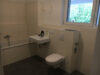 91101/298 - Helle und großzügig geschnittene 3-Raum-Wohnung - Bad mit Wanne und Fenster.JPG
