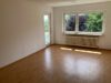 Geräumige 2-Zimmer Wohnung in Friedrichsdorf - Wohnzimmer