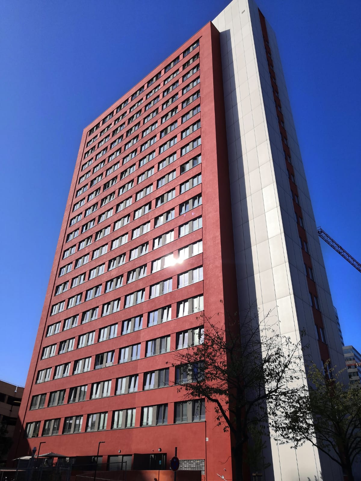 Wohnen im Ruby Tower in einer 2 Zimmerwohnung mit Bick auf die Skyline und dem Taunus im 16. OG !, Lyoner Straße 40, 60528 Frankfurt am Main