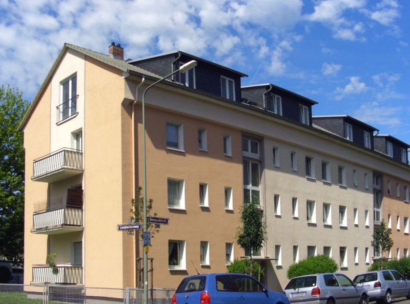 Wunderschöne 2-Zimmer-Wohnung mit Balkon und Parkett!, Dehnhardtstraße 59, 60433 Frankfurt am Main