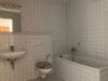 lichtdurchflutete 3-Zimmer Wohnung sucht Mieter mit Wohnberechtigungsschein nach §88d! - Badezimmer.jpg