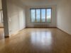 lichtdurchflutete 3-Zimmer Wohnung sucht Mieter mit Wohnberechtigungsschein nach §88d! - Wohnzimmer.jpg