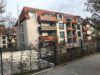 Schöne 2-Raum-WE im Erdgeschoss mit Terrasse - Blick von Hauptstraße auf Grundstück
